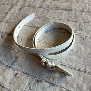 GENUINE LEATHER THIN WHITE WITH GOLD TONE HARDWARE WOMEN’S BELT SIZE VTG LARGE